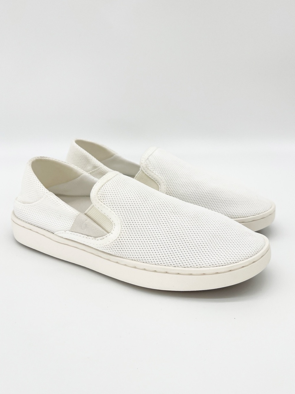 OluKai Pehuea Slip On Sneakers Comfort Shoe Size 7. Drop-in Heel Mesh White